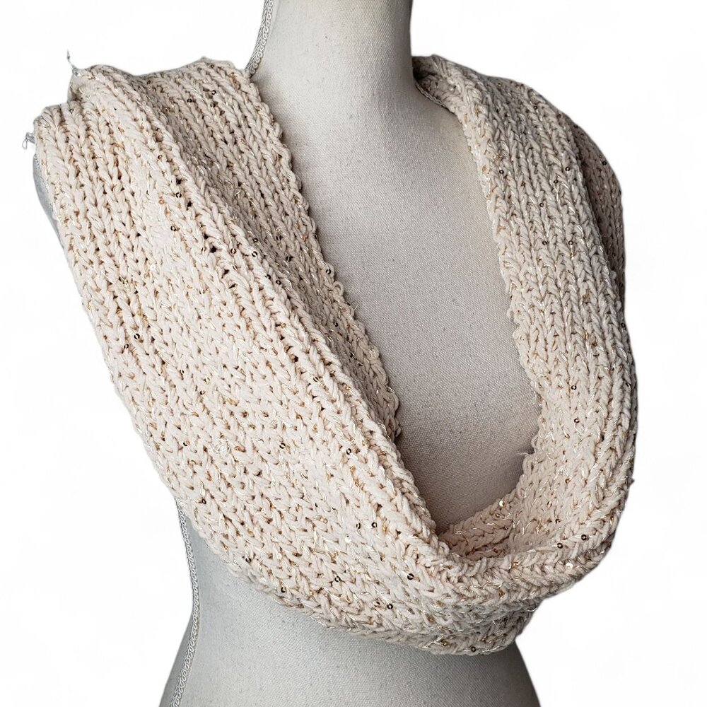 Betsey Johnson Infinity Scarf Women's‎ Metallic Threaded Chunky Knit Wrap OS